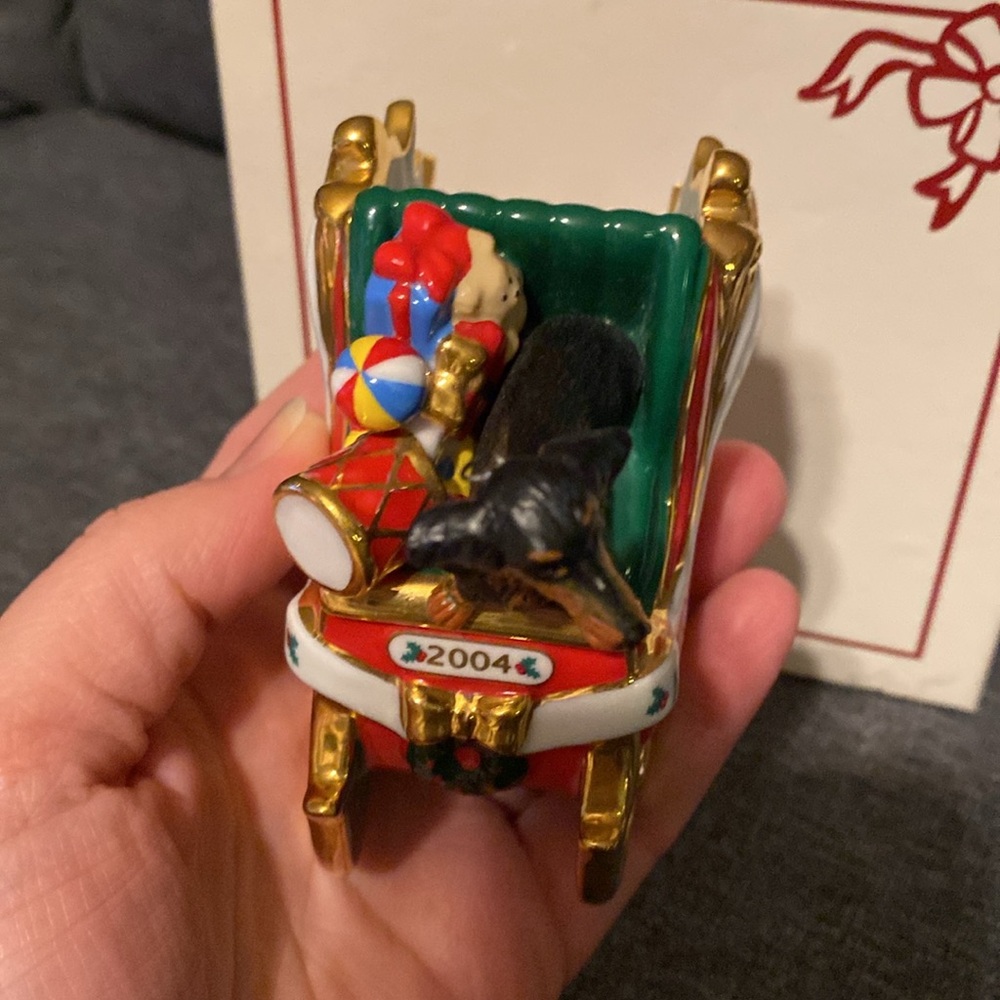 Dachshund Christmas Ornament by Danbury Mint - Picture 7 of 11